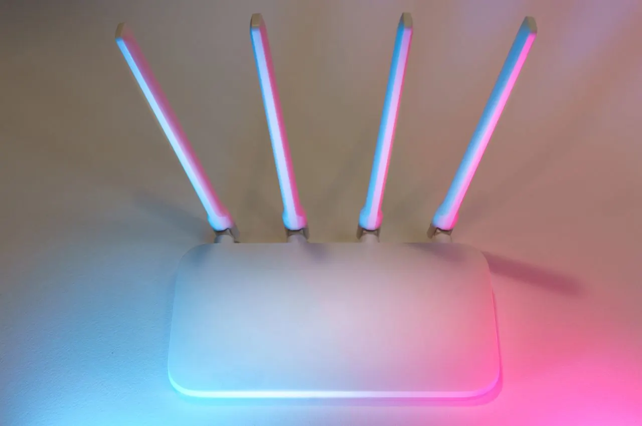 Smart Home Devices That Work During Internet Outages smart home technology illustration